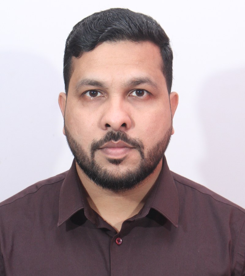 Ravindra_Passport-Size-Photo (1).jpg