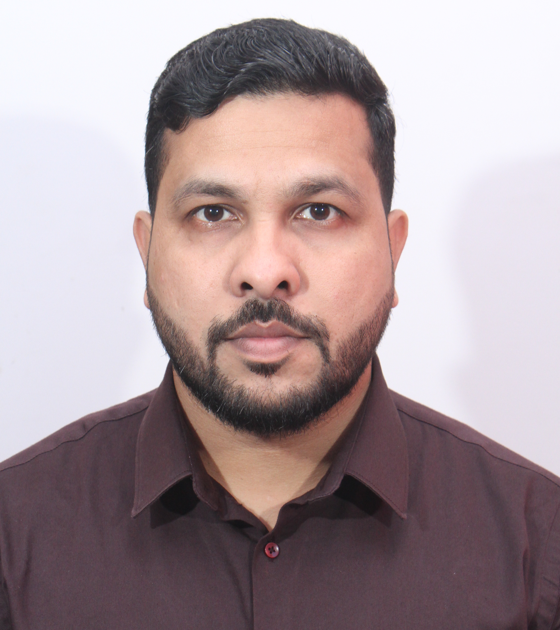 Ravindra_Passport-Size-Photo (1).jpg